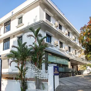 4* Hotel Royal Residency